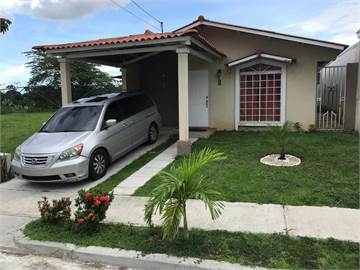 Se Vende Casa en Residencial Lagos del Norte - Panamá Norte